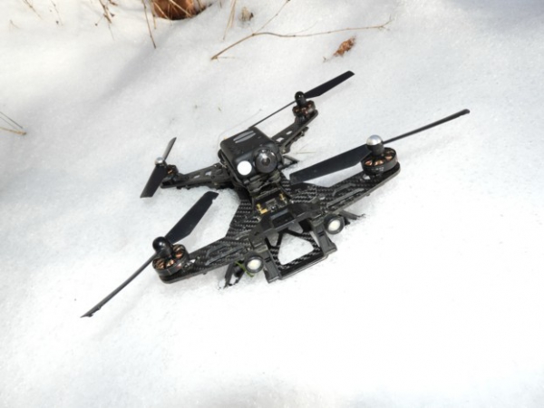 Prevence nehod multikopt&eacute;r (1): Z&aacute;ludn&eacute; l&eacute;t&aacute;n&iacute; v mraziv&eacute;m počas&iacute;